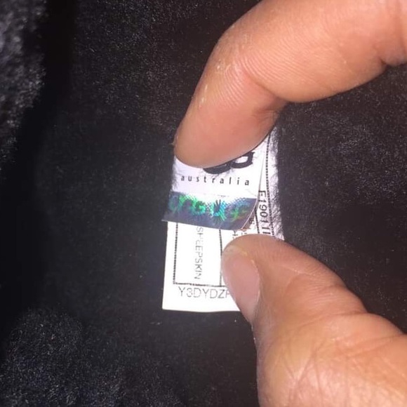 🚨SOLD🚨Over the knee Bailey button sequin Uggs - Picture 8 of 8